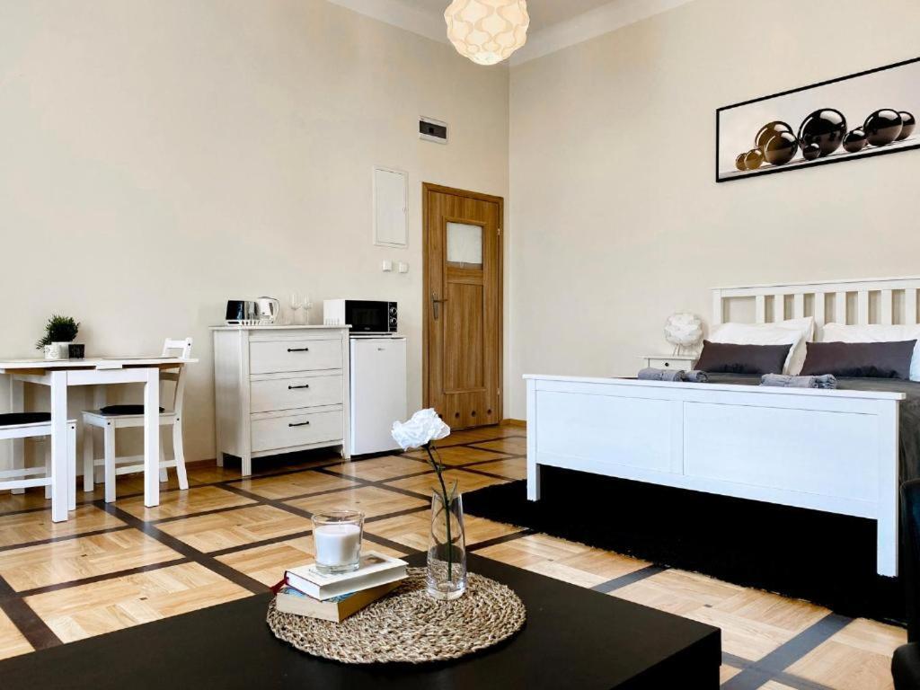 Apartament Moments Stare Miasto Style And Comfort Netflix Красков Екстериор снимка